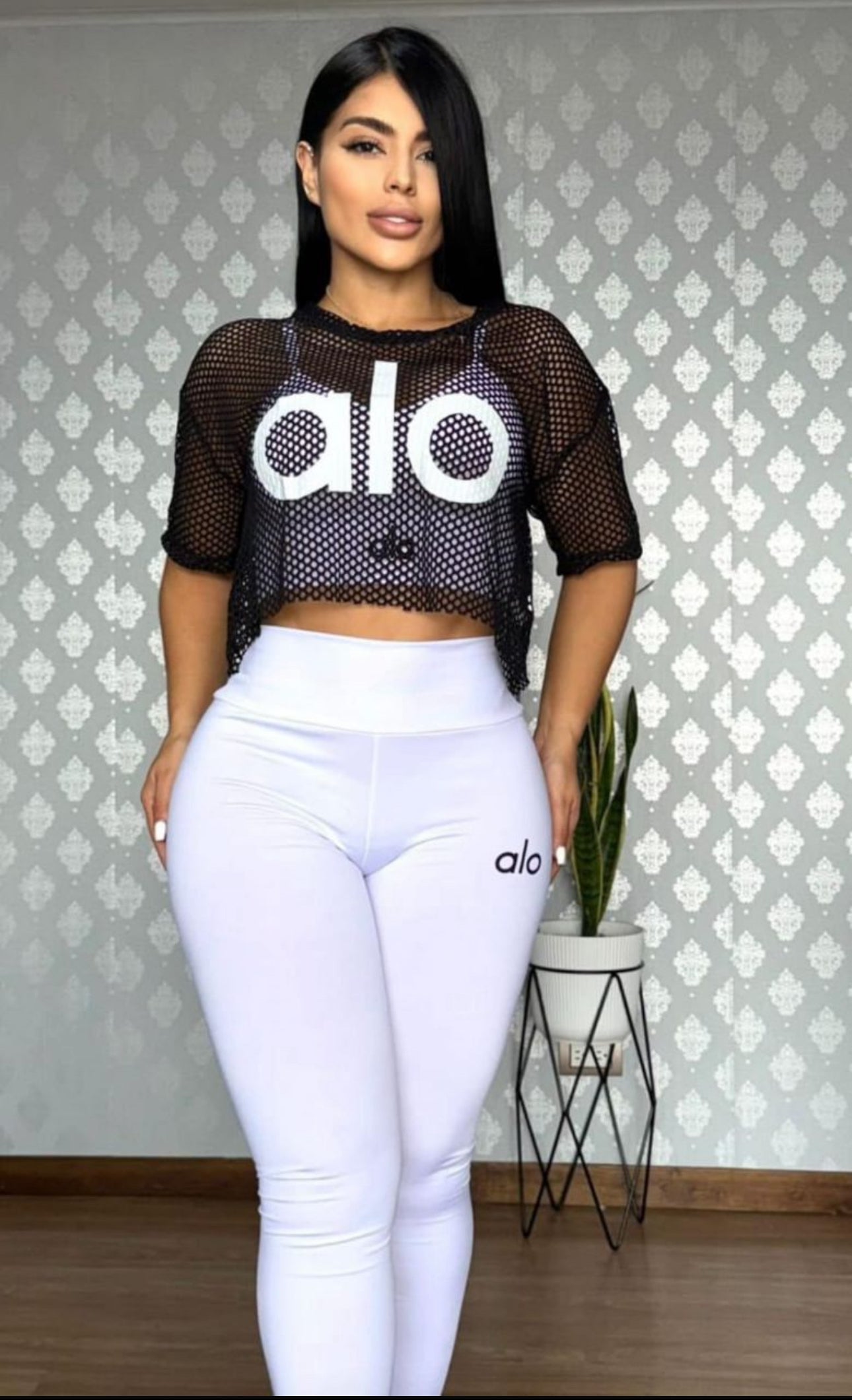 🖤 Set Deportivo 2 Piezas Estilo ALO – Leggings Blancos + Top Malla Negro